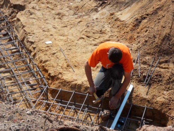 Фото установка арматуры под фундамент