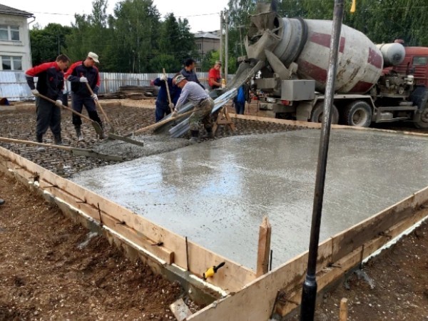 Фото заливка фундамента для дома