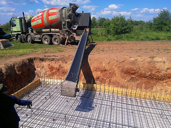 Фото заливка фундамента в Тюмени